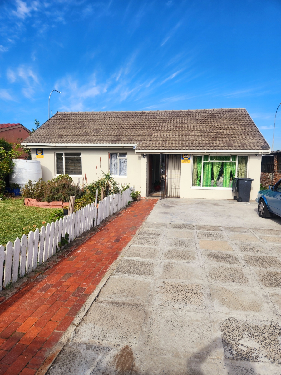 3 Bedroom Property for Sale in Elsies River Western Cape
